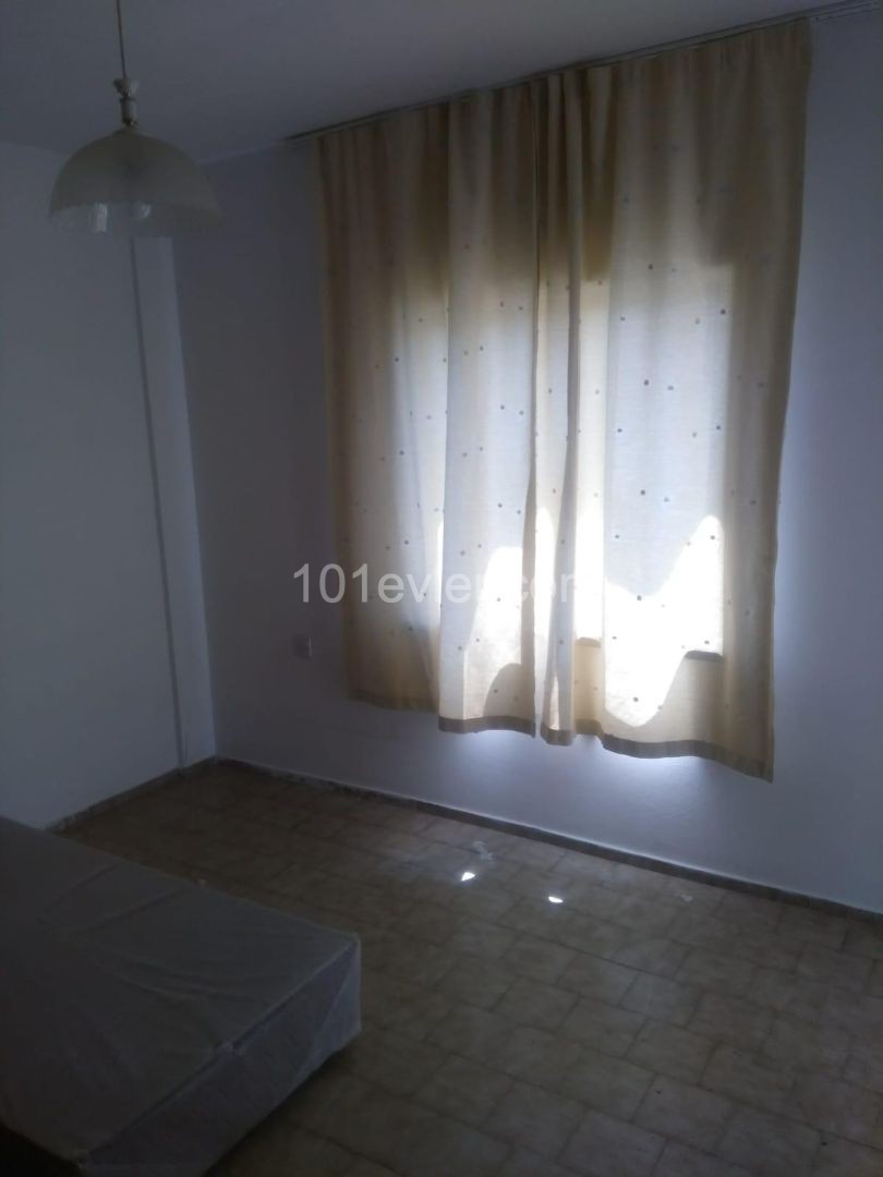 2+1 apartment for rent in center of Kyrenia