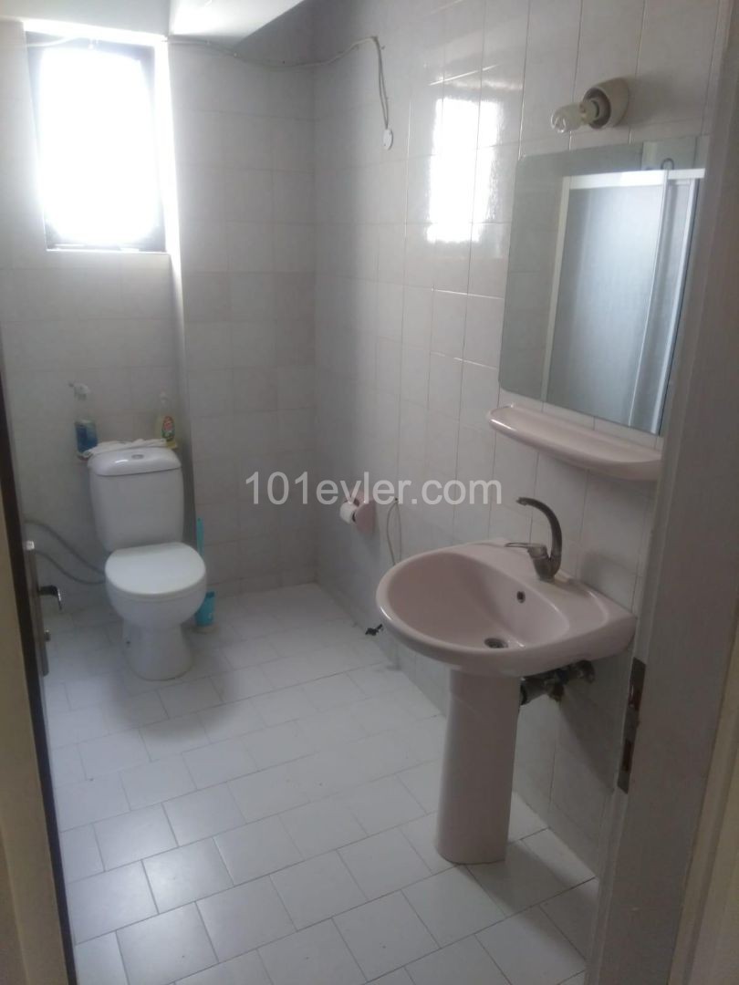 2+1 apartment for rent in center of Kyrenia