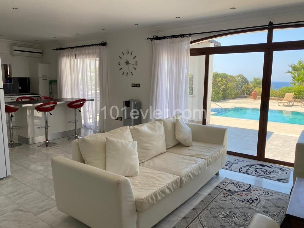 3+1 lux villa for daily rent in Esentepe