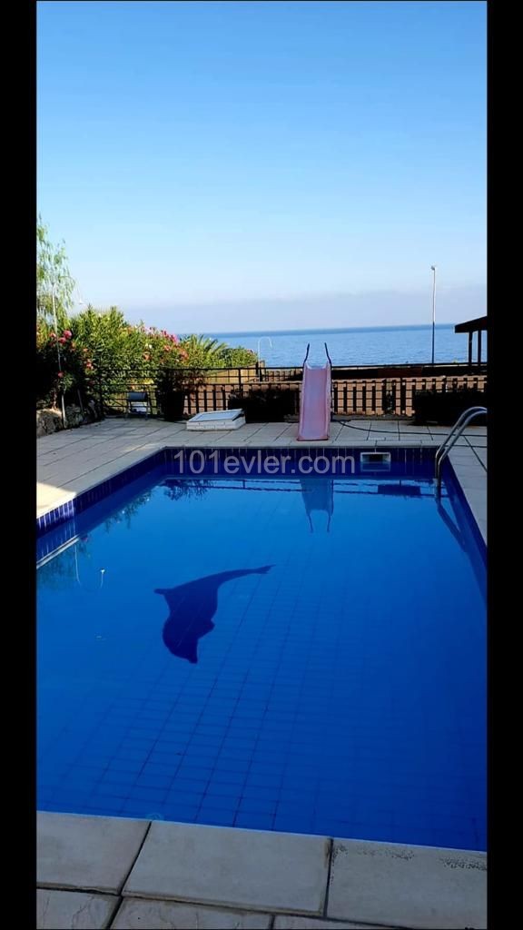 4+1 villa for daily rent in Esentepe 