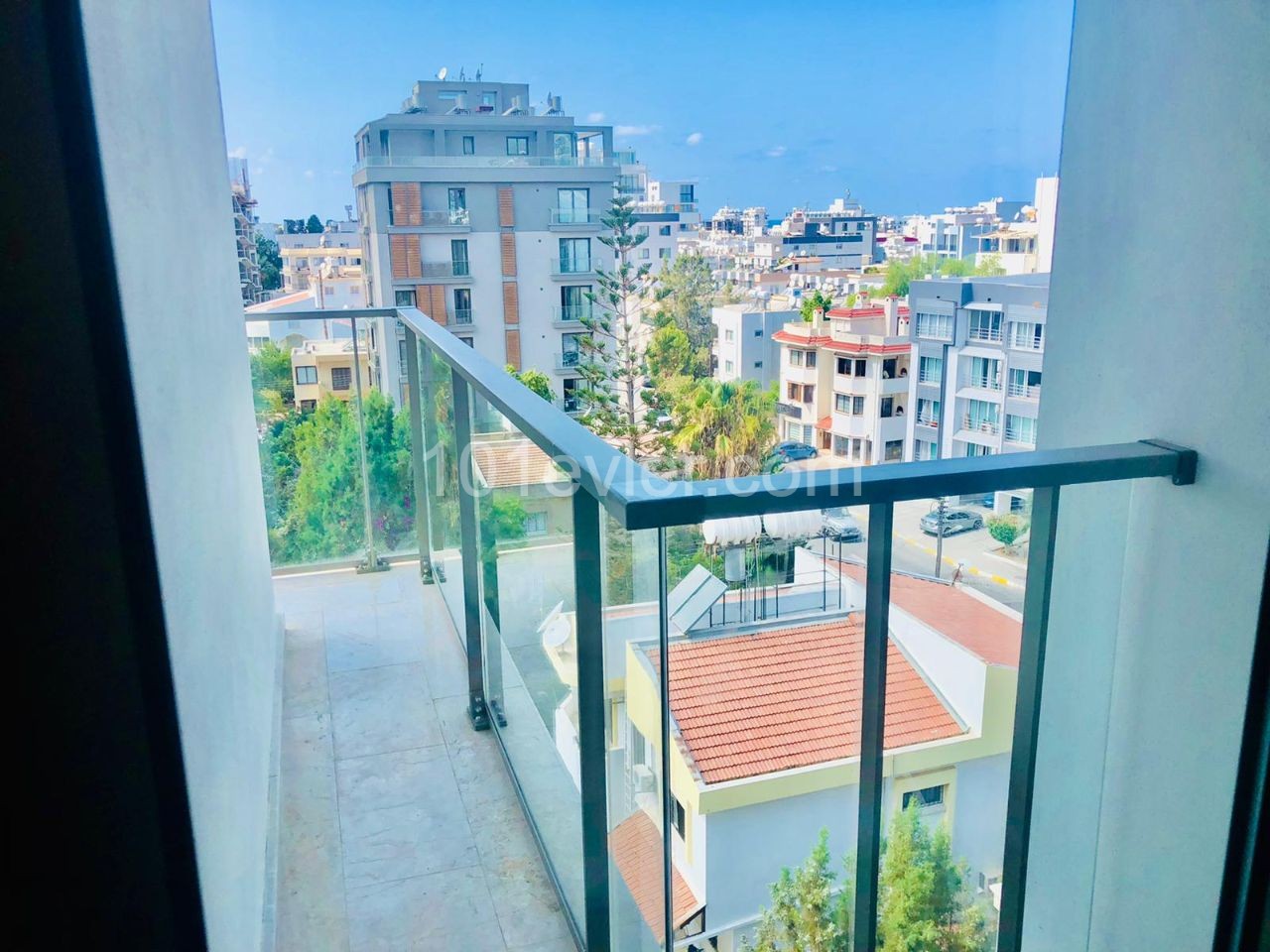 2+1 Luxury fully furnished flat for rent in a residence in the center of Kyrenia