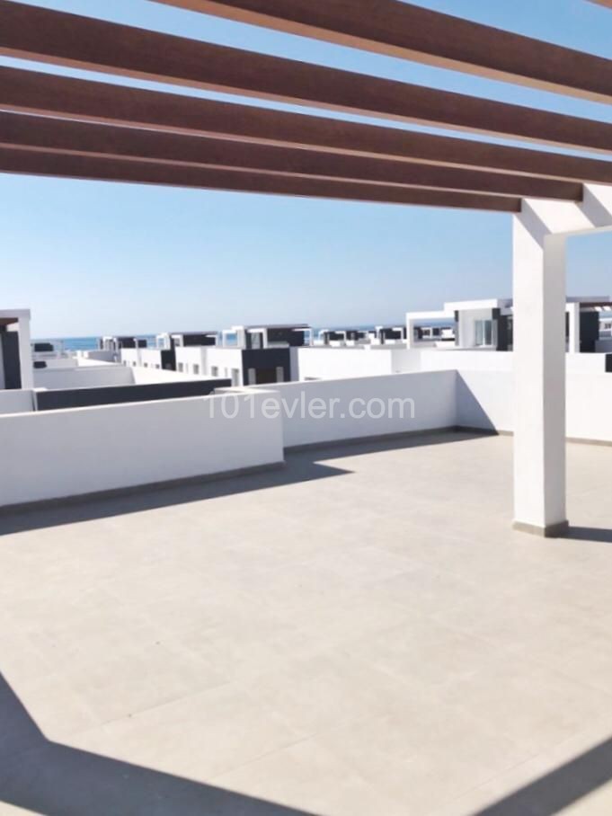 Luxury 2+1 penthouse apartment near Mediterranean Sea in 5 star concept site. Ready to move. 