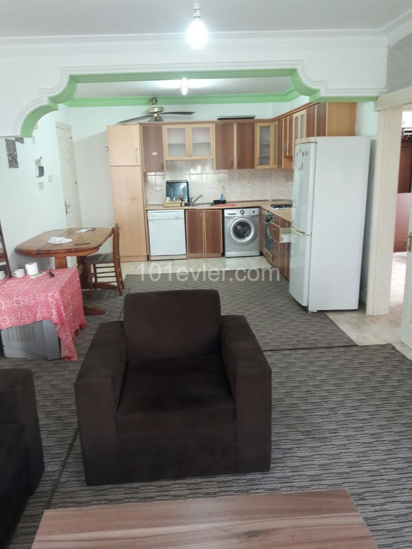 Girne merkezde satılık 2+1 daire