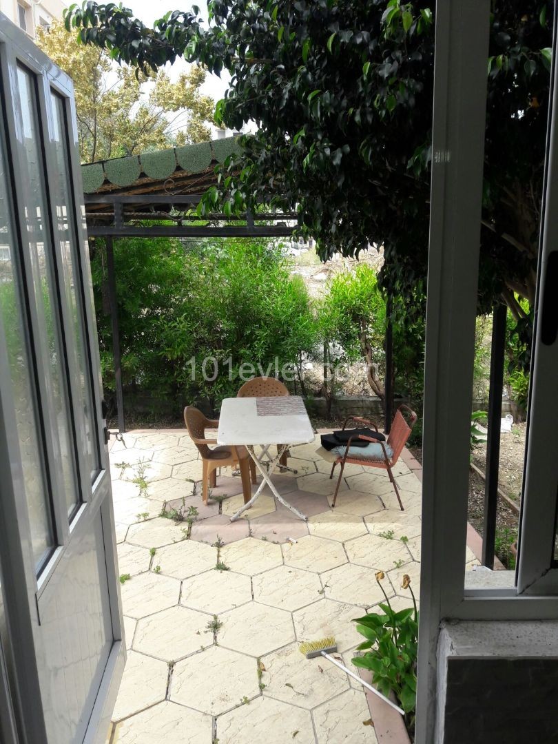 2+1 apartment for sale  in center of Kyrenia