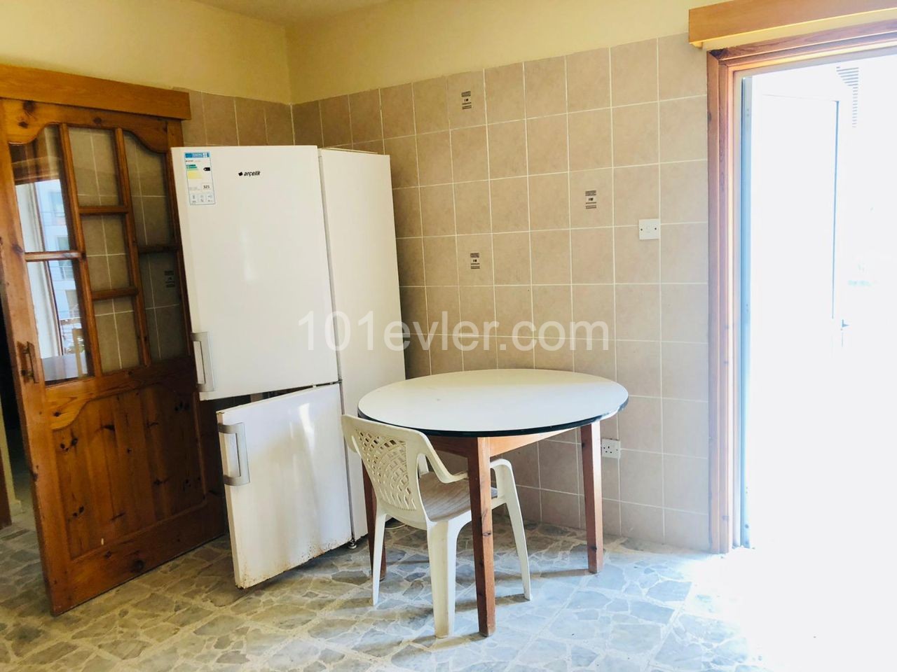 Geniş 3+1 satılık eşyalı daire Yukarı Girne’de.