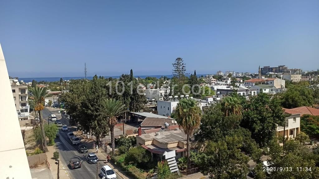 2+1 luxury apartment for rent in center of Kyrenia 