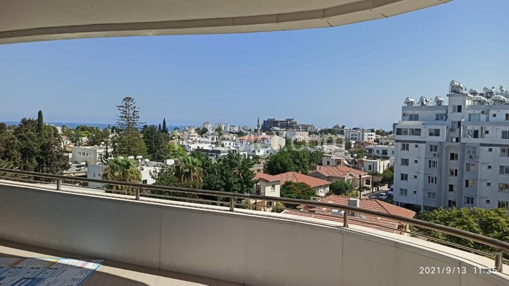 2+1 luxury apartment for rent in center of Kyrenia 