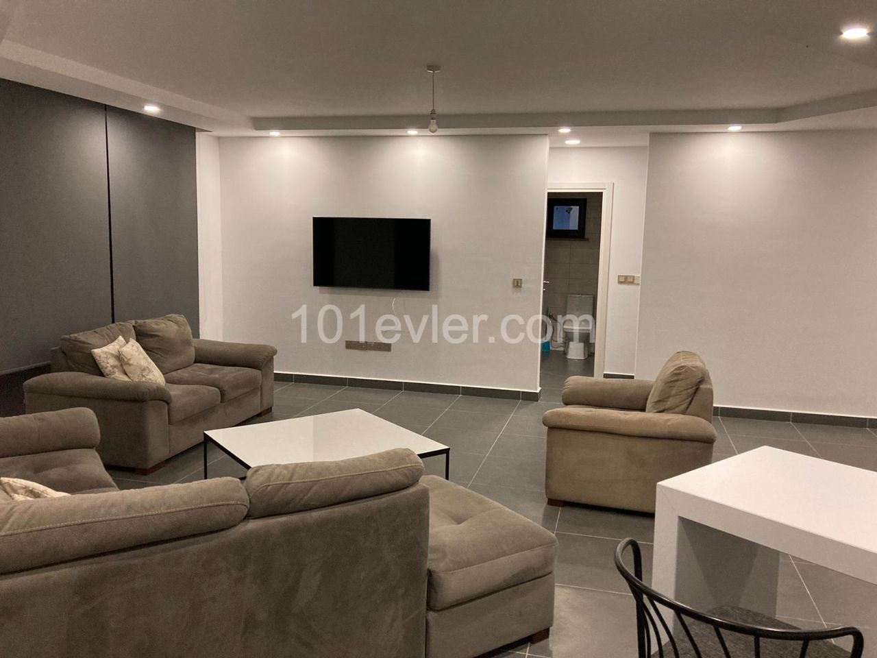 2+1 luxury apartment for rent in center of Kyrenia 