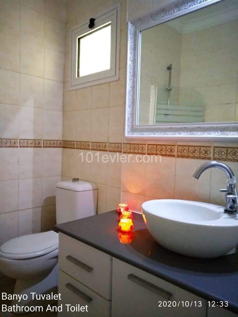 3+1 full-full eşyalı kiralık daire Girne merkezde. Bahçe, garaj, çardak… SADECE AİLEYE KİRALANIR