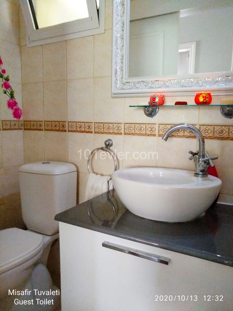 3+1 fully furnished flat for rent in the center of Kyrenia.  Garden, garage, gazebo… FAMILY RENTED ONLY