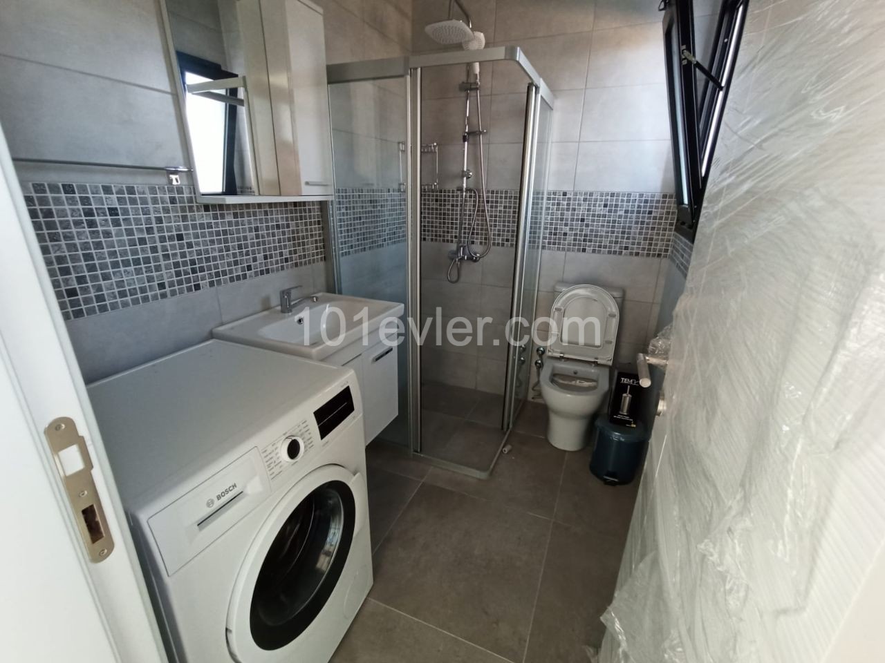 Ozanköyde yeni kiralık 1+1 eşyalı daireler