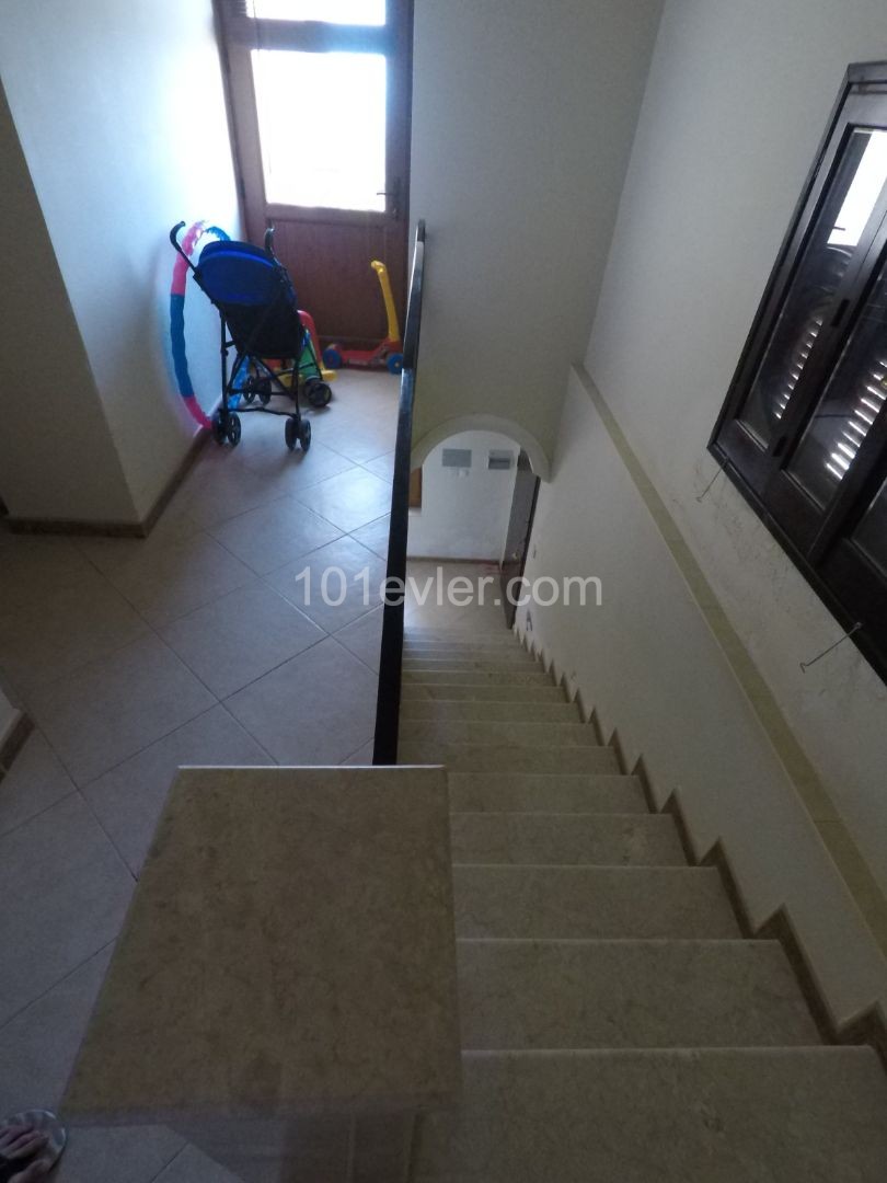 Edremit'te kiralık 5+1 villa 