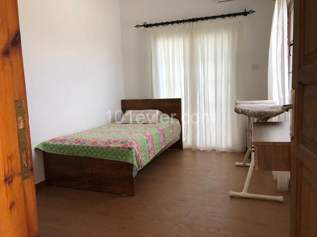 Bellapais'te kiralık 3+1 villa