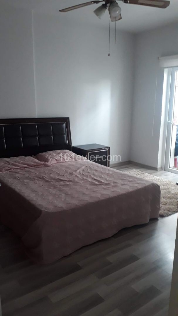 Girne Merkez'de satılık 3+1 daire 