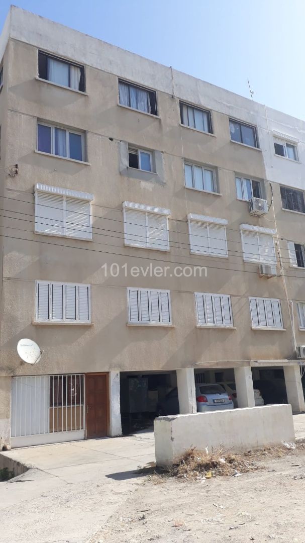 Girne Merkez'de satılık 3+1 daire 