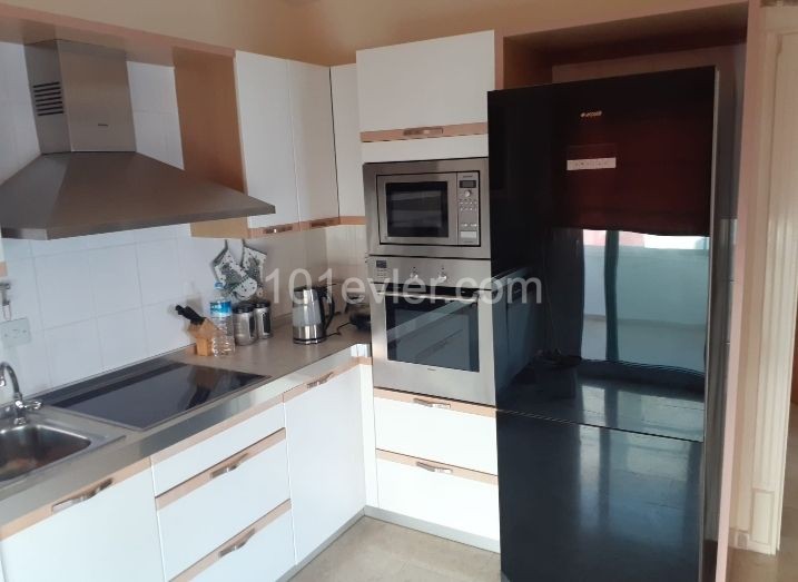 3+1 apartment for rent in center of Kyrenia