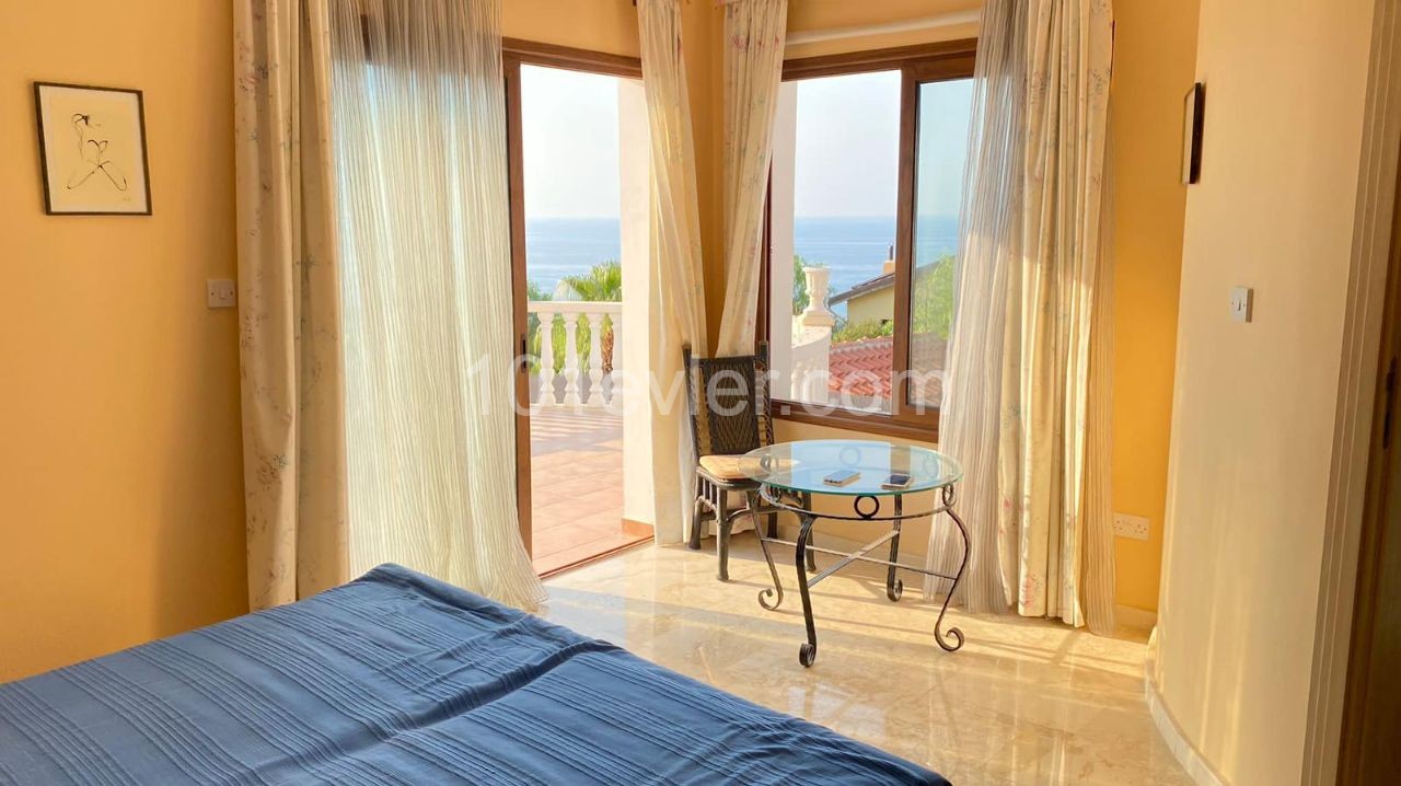 Esentepe'de kiralık 3+1 villa, Özel havuzlu 