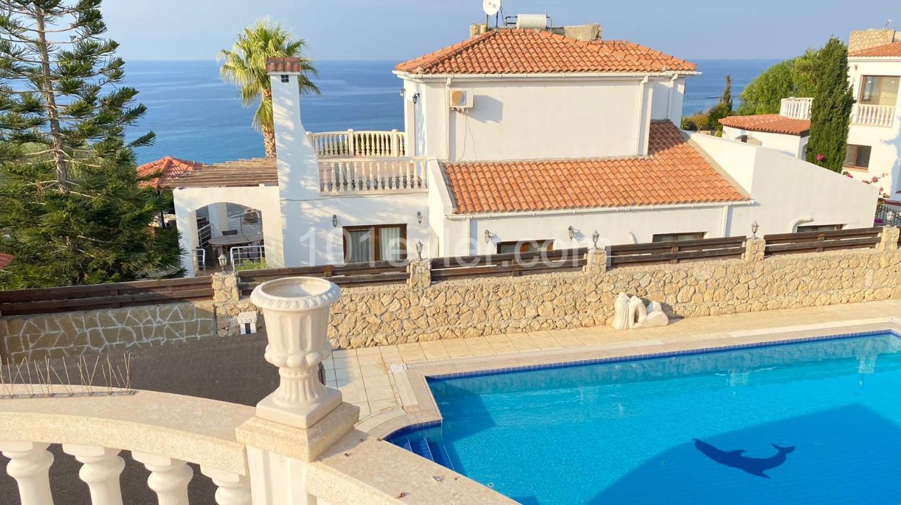 3+1 villa for rent in Esentepe, with private pool 