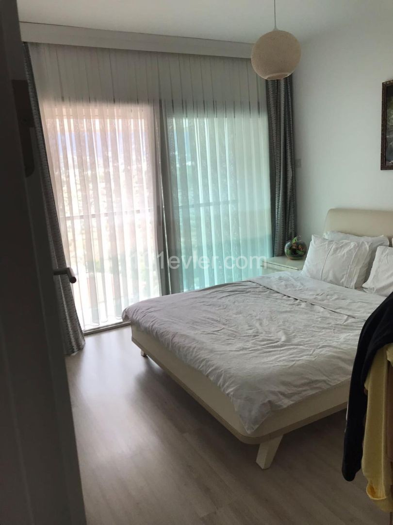 2 + 1 Luxus-penthouse zur Miete im Zentrum von Kyrenia, mit herrlichem Bergblick ** 