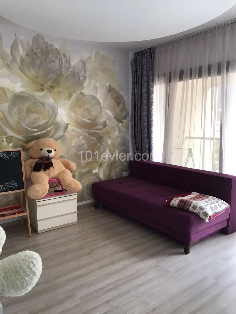 2 + 1 Luxus-penthouse zur Miete im Zentrum von Kyrenia, mit herrlichem Bergblick ** 