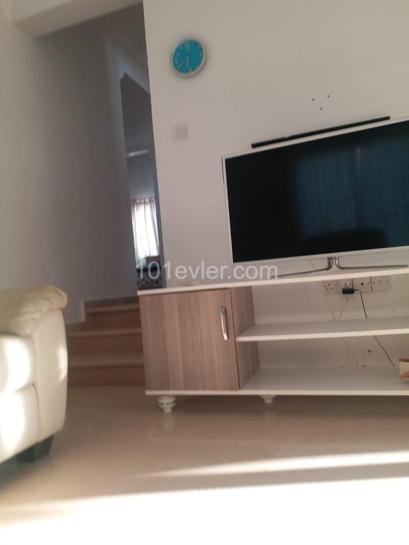 Esentepe'de satılık 4+1 villa, denize sifir 