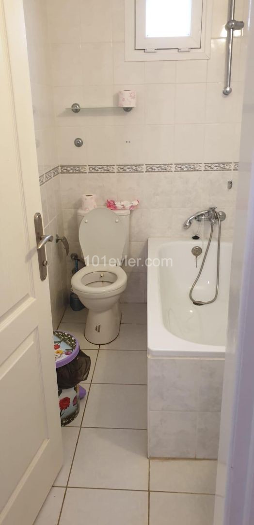 Esentepe'de satılık 4+1 villa, denize sifir 