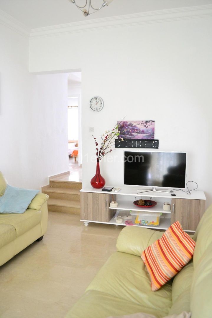 Esentepe'de satılık 4+1 villa, denize sifir 