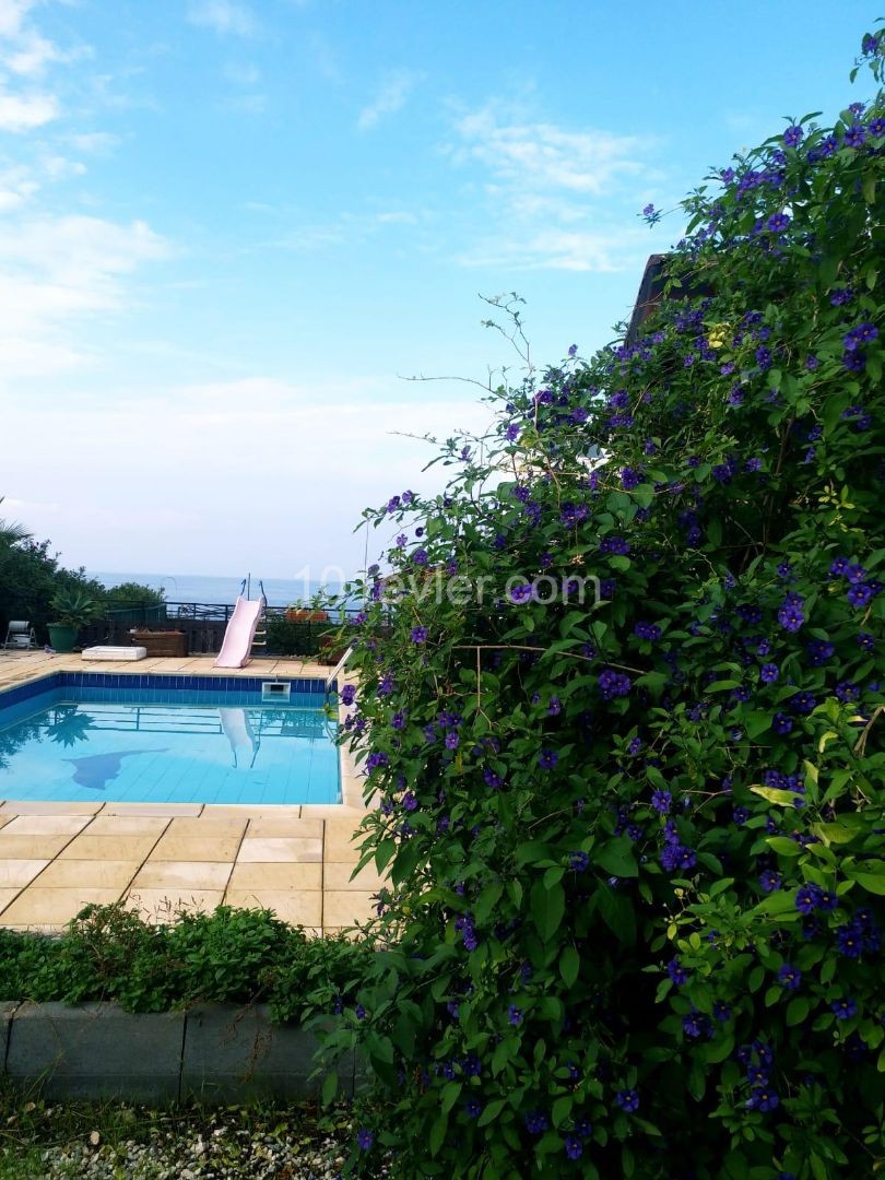 4+1 villa for sale in Esentepe, next to the sea