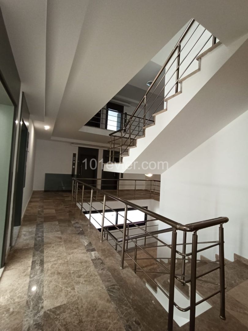 Недавно законченные апартаменты 2+1 для продажи в центре Кирении ** 