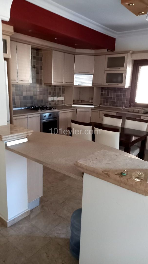 KELEPİR DAİRE!!! 2+1 full eşyalı satılık daire Lefkoşada, Marmara, Metropol bölgesinde. 