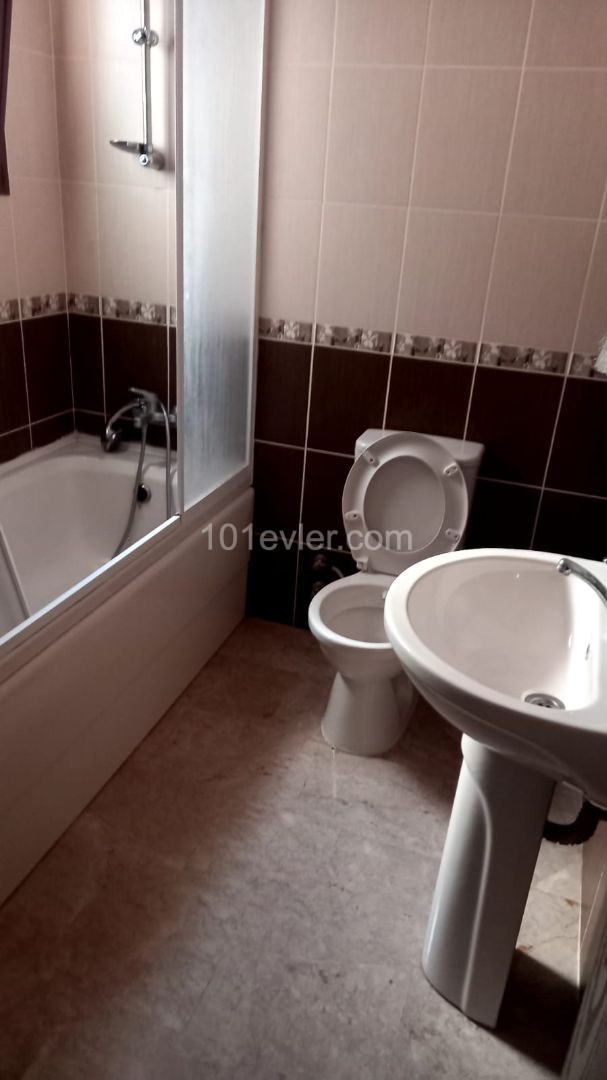 KELEPİR DAİRE!!! 2+1 full eşyalı satılık daire Lefkoşada, Marmara, Metropol bölgesinde. 