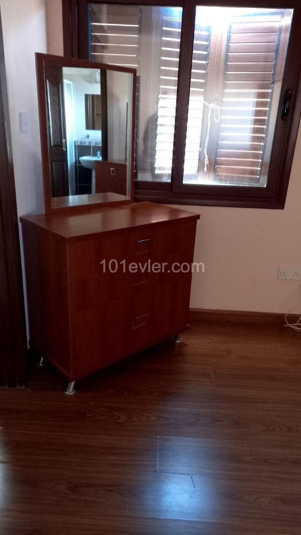 KELEPİR DAİRE!!! 2+1 full eşyalı satılık daire Lefkoşada, Marmara, Metropol bölgesinde. 