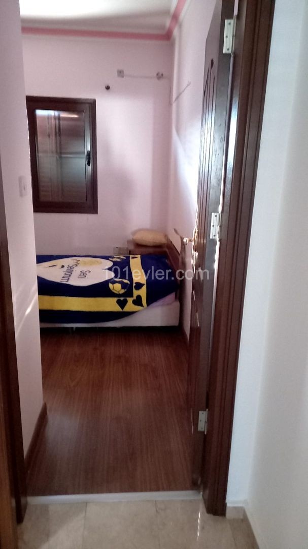 SCHNÄPPCHEN-WOHNUNG!!! 2+1 voll möblierte Wohnung zum Verkauf in Nikosia, Marmara, Metropolregion. ** 