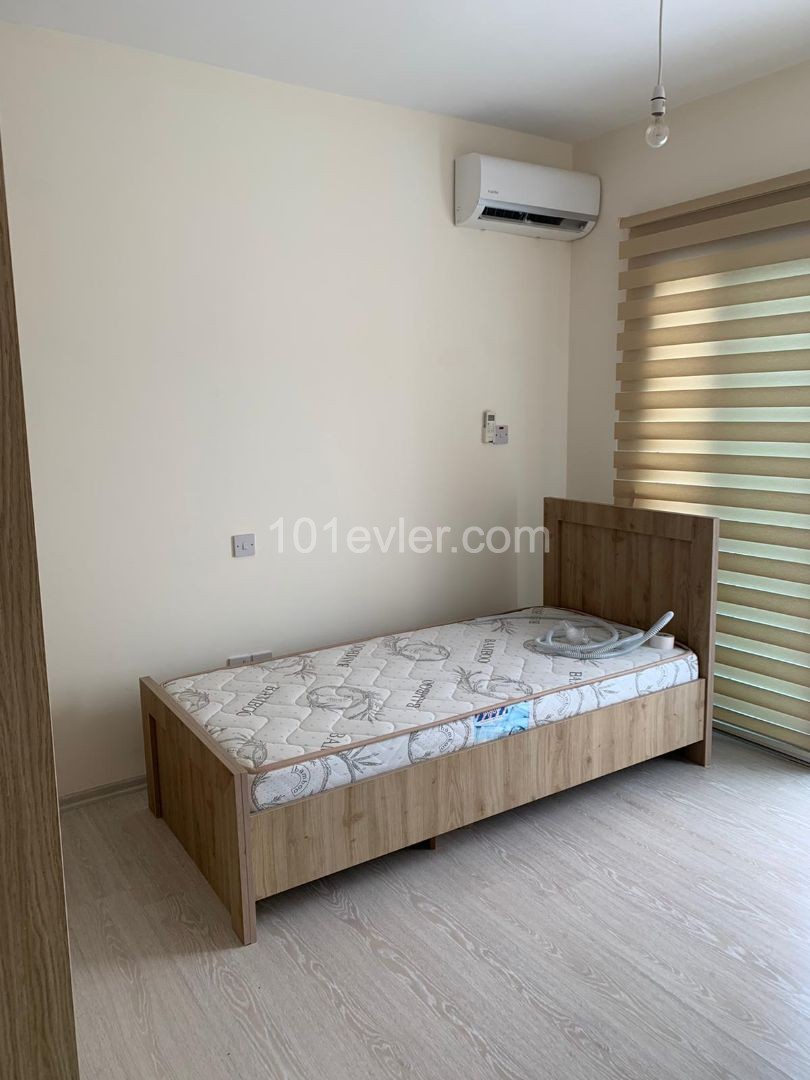 Girne Merkez'de satılık  3+1 penthouse daire, Mükemmel Deniz ve Dağ Manzaralı