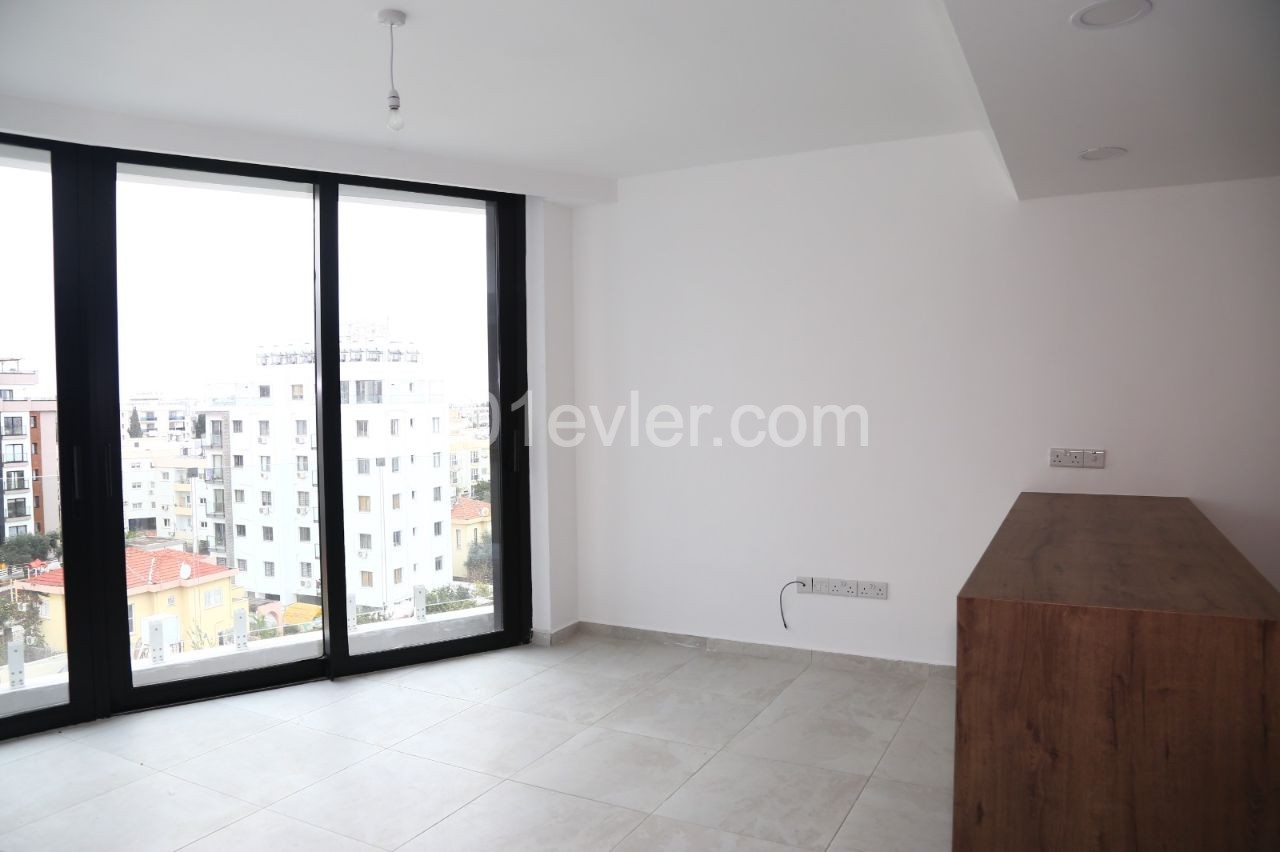 GİRNE MERKEZDE SATILIK 1+1 DAİRE 