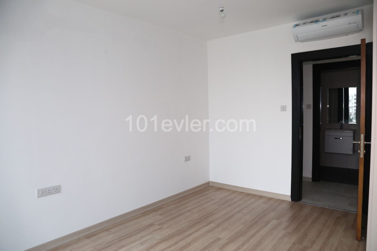 GİRNE MERKEZDE SATILIK 1+1 DAİRE 