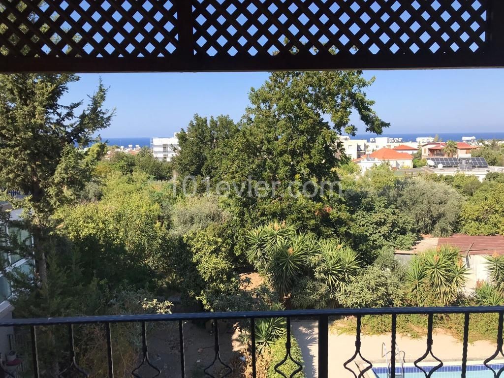 3+1 apartment for sale in Alsancak, Camelot beach area