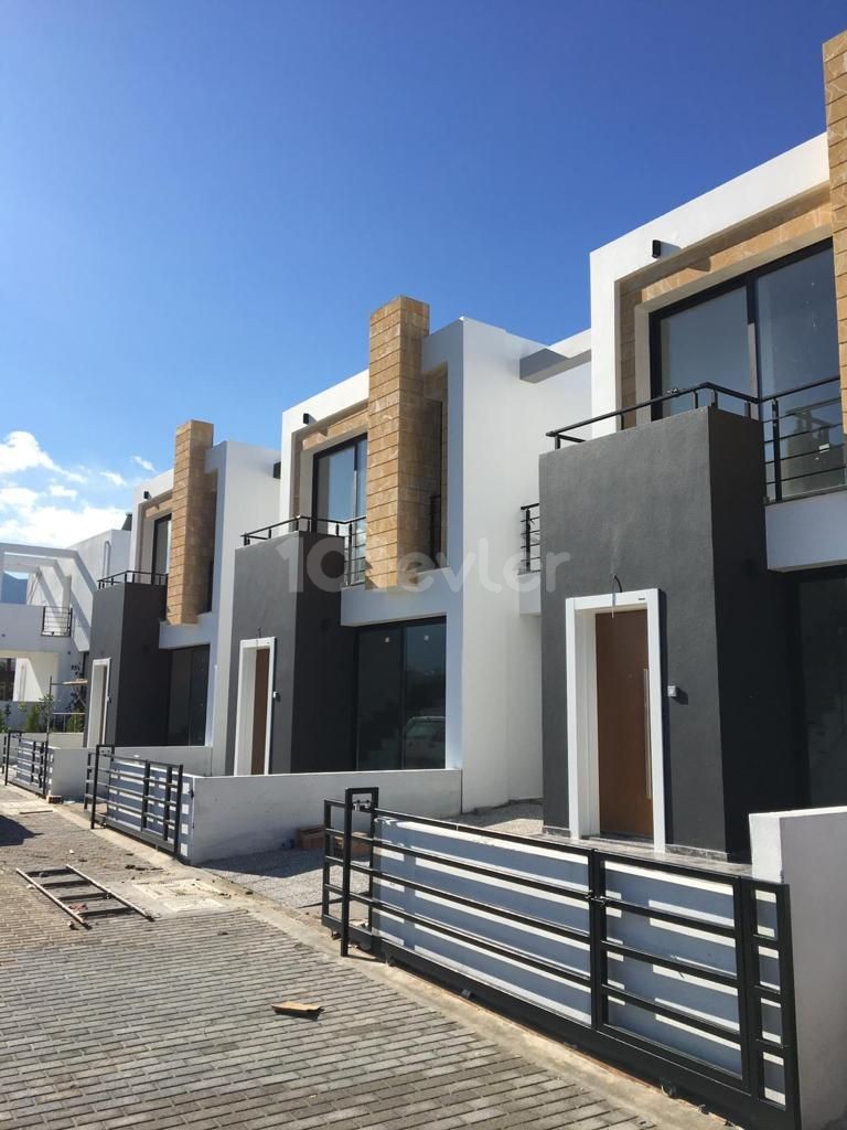 2+1 villas for sale in Çatalköy, Girne, 200 meters from the sea.