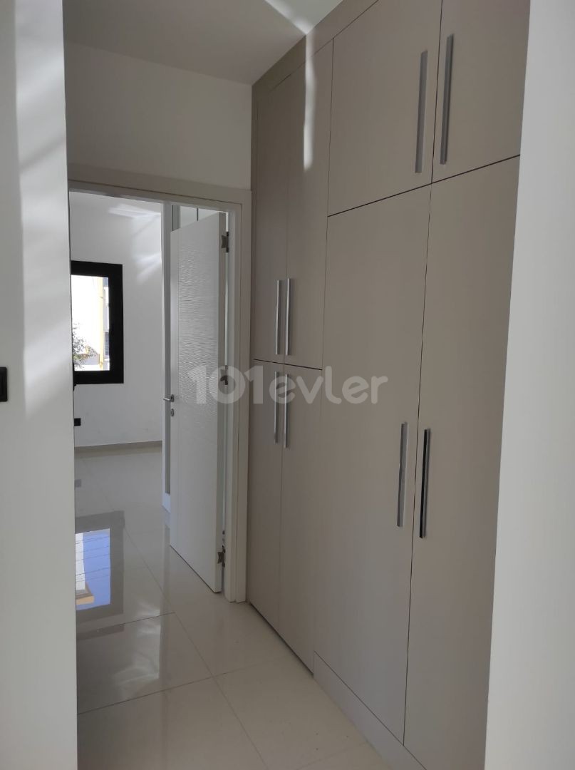 New magnificent 2+1 flat 85 m2 in Kyrenia Center.  The deed is ready!