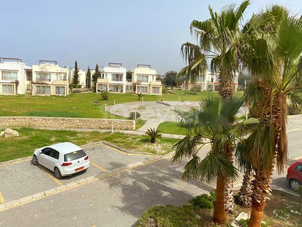 Esentepe'de  haftalık  kiralık 2+1 daire, sitinin içinde!!!