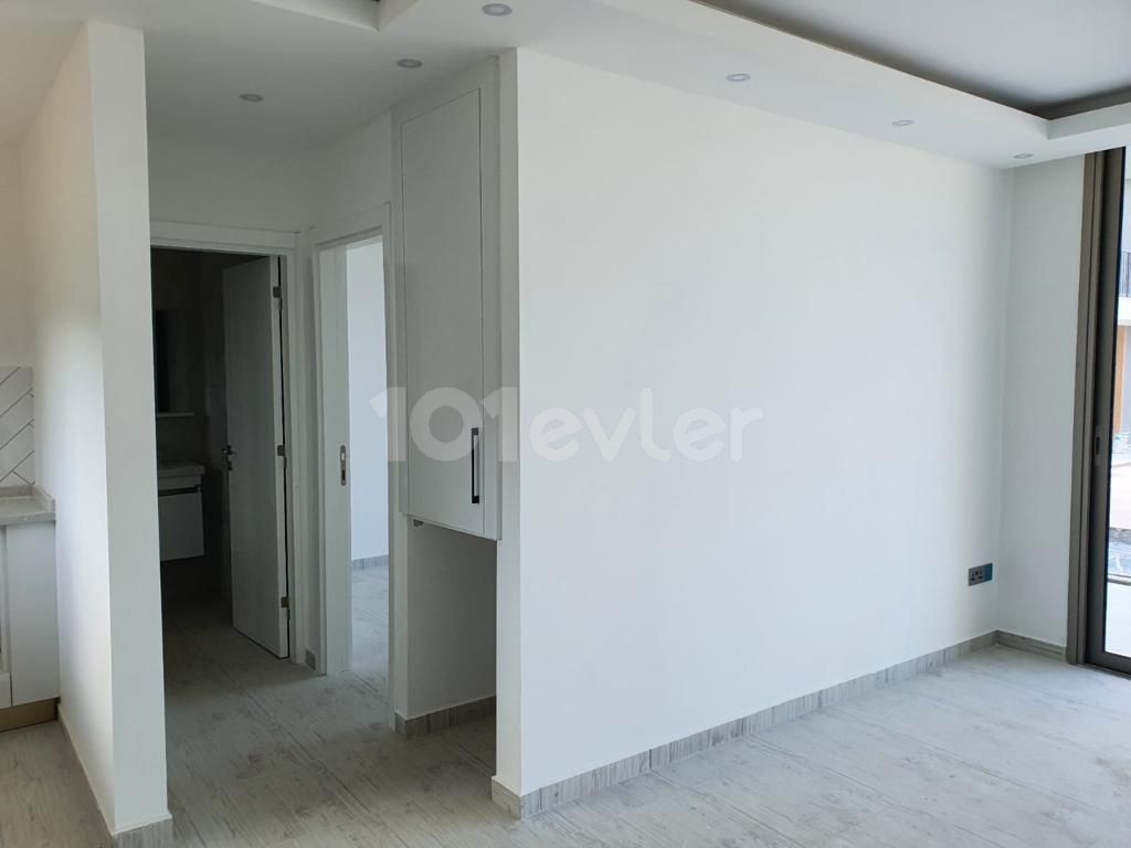 Sıfır Lüx 1+1 satılık Bahçeli daire Alsancak, Girne. Havuzlu site!