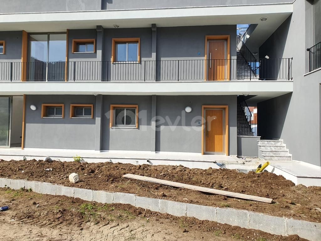 Sıfır Lüx 1+1 satılık Bahçeli daire Alsancak, Girne. Havuzlu site!