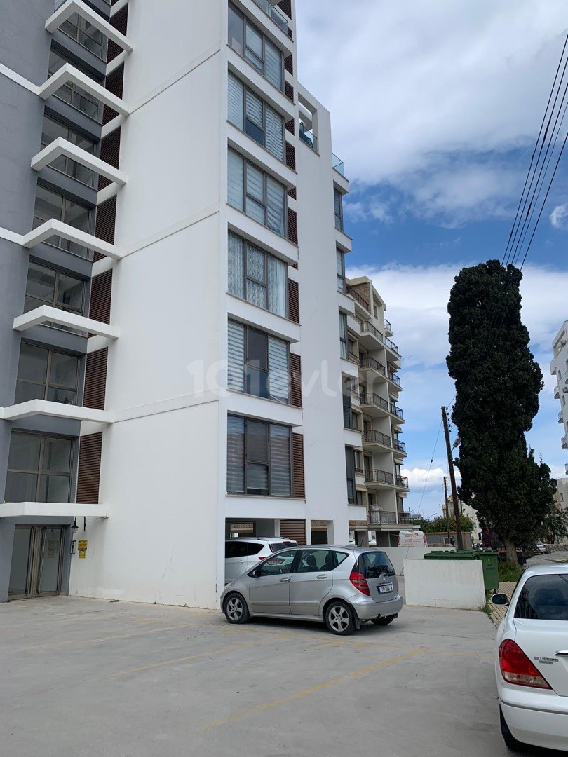 2+1 apartment for rent in Kyrenia center 