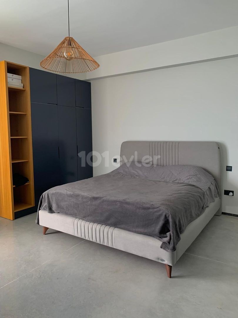 Bahçeli'de günlük kiralık lüks , yeni , tasarim 3+1 villa 