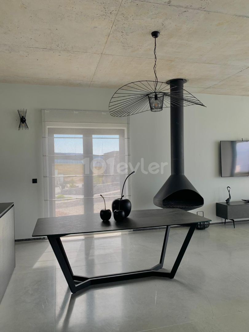 Bahçeli'de günlük kiralık lüks , yeni , tasarim 3+1 villa 