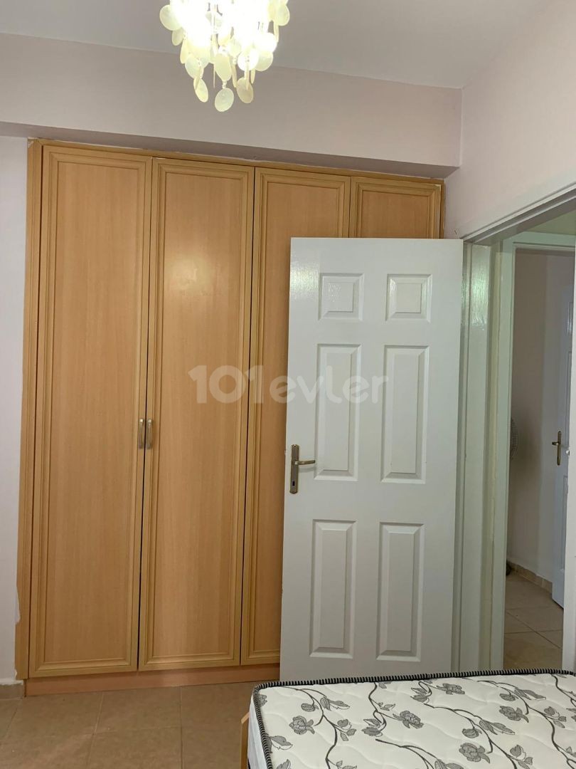 Spacious 3+1 flat for sale in Girne Center, easy access to everywhere!!!!!!!