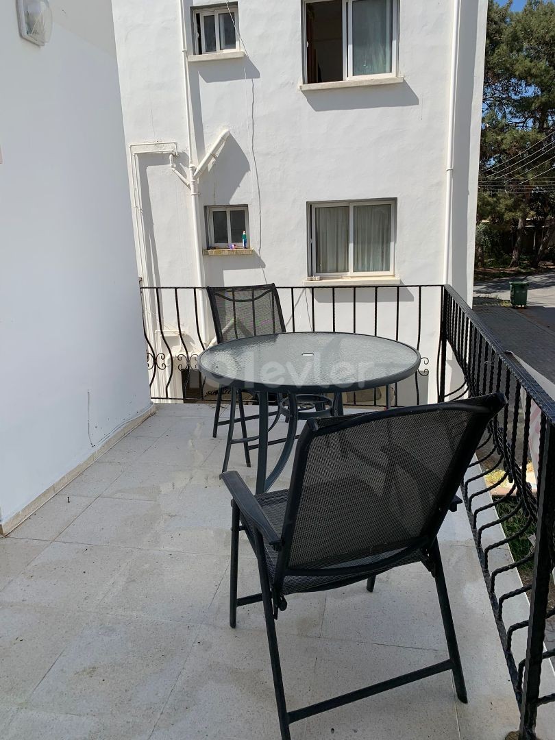 Spacious 3+1 flat for sale in Girne Center, easy access to everywhere!!!!!!!