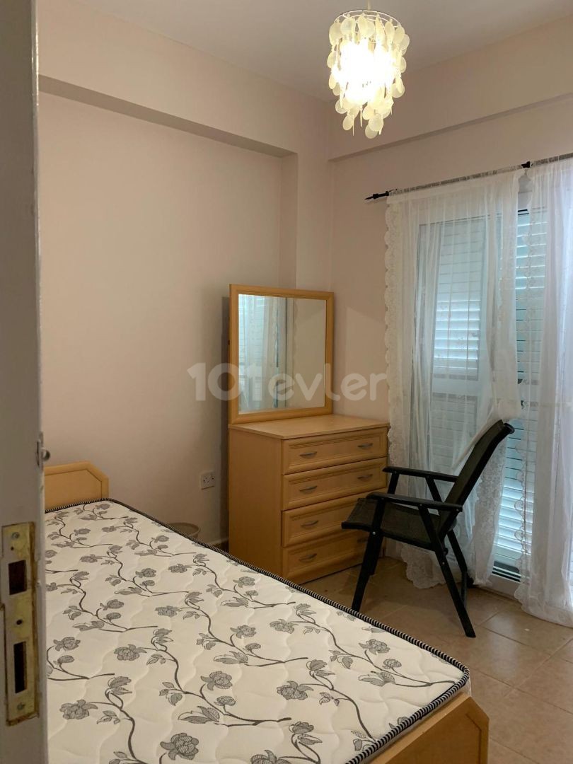 Spacious 3+1 flat for sale in Girne Center, easy access to everywhere!!!!!!!