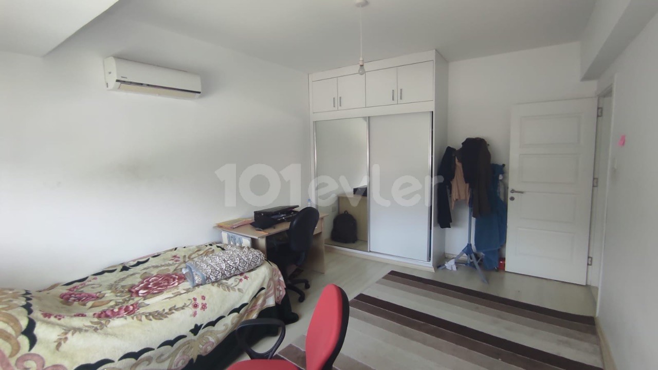 2+1 apartment for sale in Girne center in Residance with swimming pool