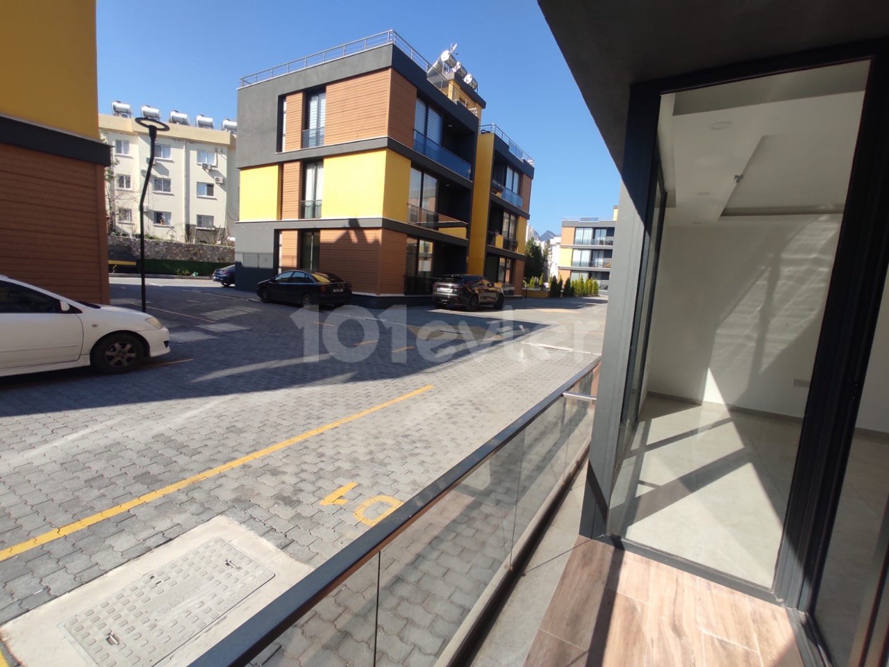 NEW 2+1 flat for sale in Alsancak in beautiful site with swimming pool
